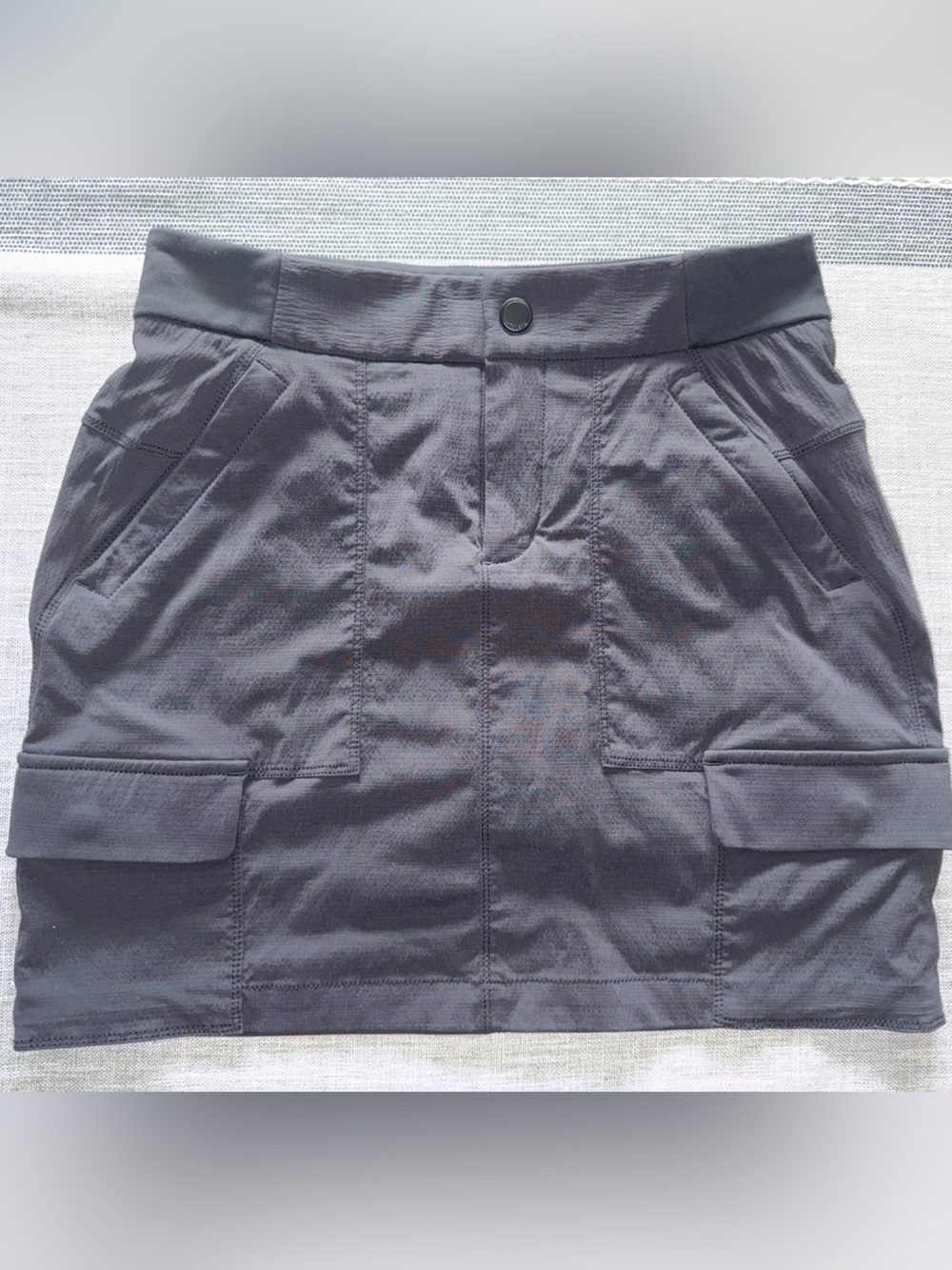 Athleta Size 6 Black Hiking Cargo Skort Built In Shorts Pockets